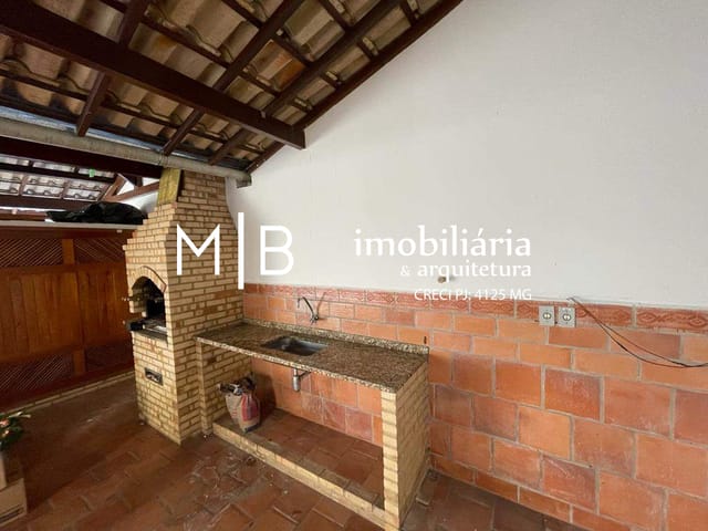 Casa 3 quartos e 3 banheiros, à venda, no bairro CENTRO em CATAGUASES