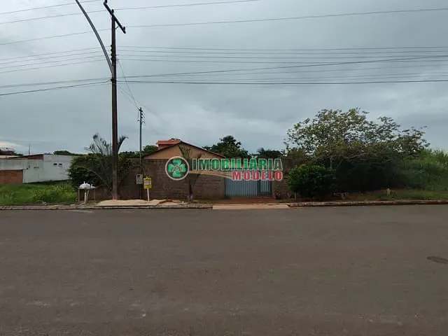 Casa com 450m² 4 quartos e 1 banheiro, à venda, no bairro Morada do Sol em Canarana