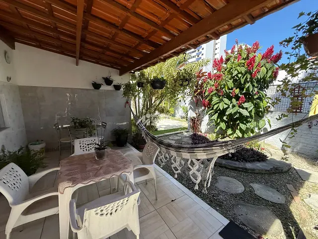 Casa 3 quartos e 2 banheiros, para alugar, no bairro Candeias em Vitória da Conquista