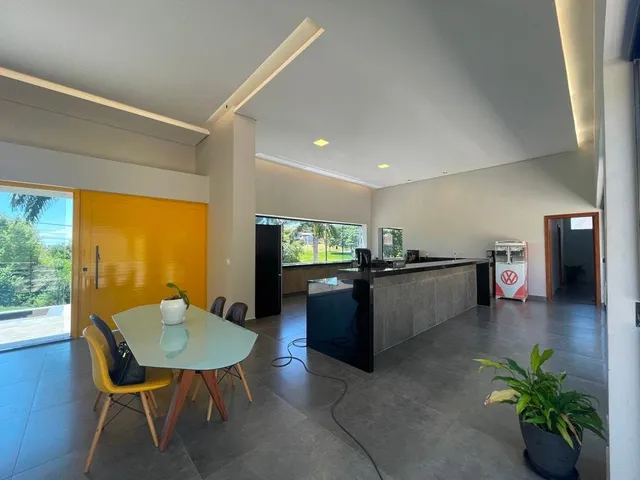 Casa com 1350m² 4 quartos e 6 banheiros, à venda, no bairro Esperança em Londrina