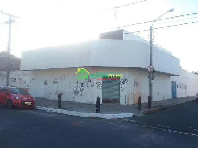 Casa com 396m², para alugar, no bairro Centro em Teresina