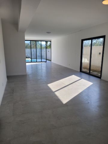 Casa com 300m² 3 quartos e 3 banheiros, à venda, no bairro Guaratiba em Rio de Janeiro