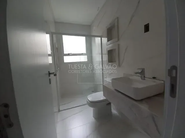 Casa com 282m² 3 quartos e 4 banheiros, à venda, no bairro Uberaba em Curitiba
