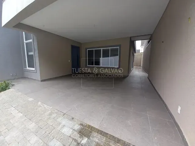 Casa com 282m² 3 quartos e 4 banheiros, à venda, no bairro Uberaba em Curitiba