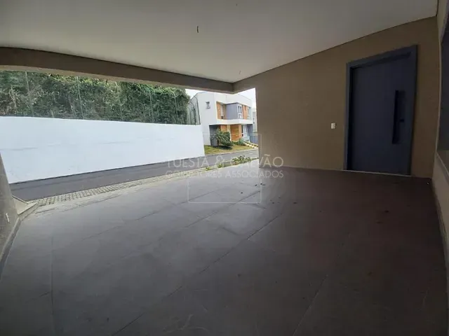Casa com 282m² 3 quartos e 4 banheiros, à venda, no bairro Uberaba em Curitiba