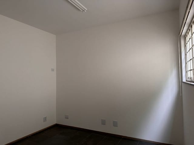 Conjunto comercial com 300m², à venda ou para alugar, no bairro Centro em São João da Boa Vista