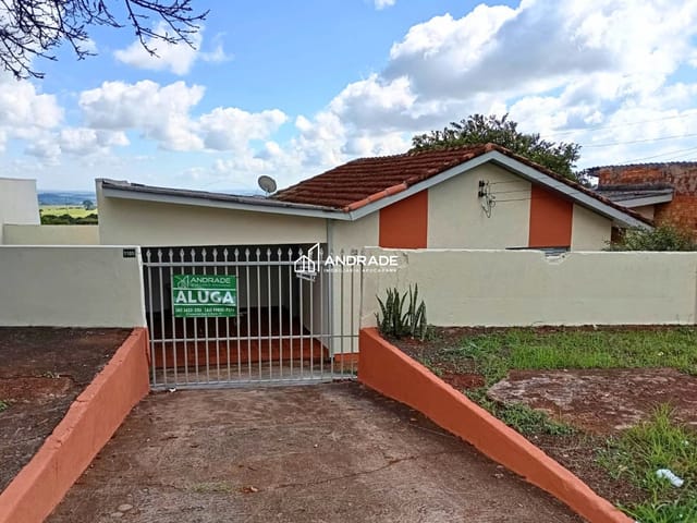 Casa 3 quartos e 2 banheiros, para alugar, no bairro Parque Bela Vista em Apucarana
