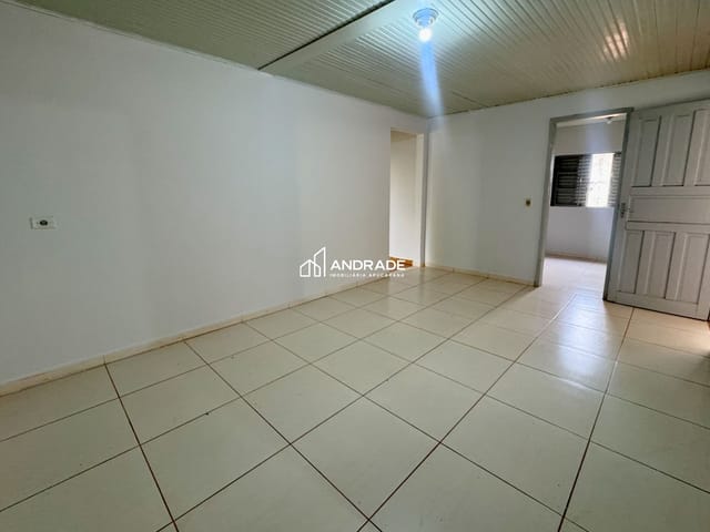 Casa 3 quartos e 2 banheiros, para alugar, no bairro Parque Bela Vista em Apucarana
