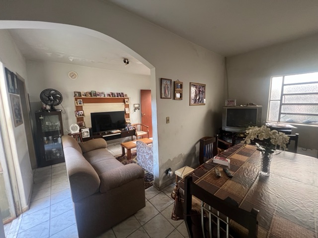 Casa com 180m² 2 quartos e 3 banheiros, à venda, no bairro Vila Rezende em Piracicaba