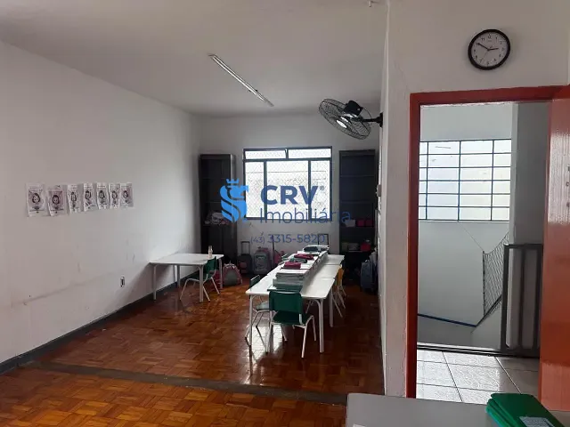 Casa com 656m² 2 quartos e 4 banheiros, para alugar, no bairro Centro em Londrina