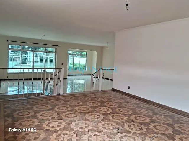 Casa com 708m² 3 quartos e 5 banheiros, à venda, no bairro Vila Hamburguesa em São Paulo