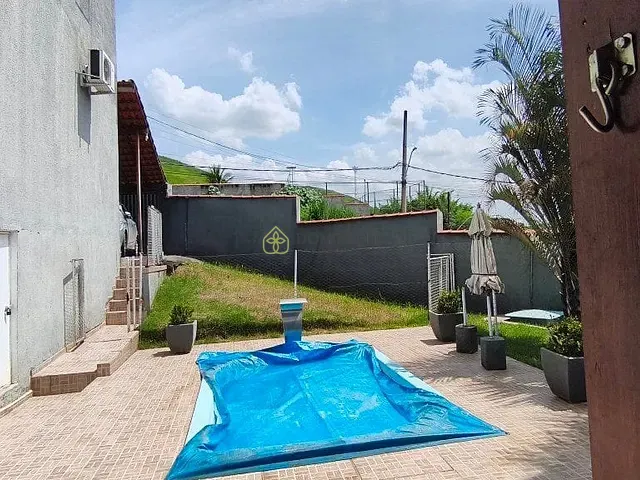 Casa 3 quartos e 4 banheiros, à venda, no bairro Colônia Santo Antônio em Barra Mansa