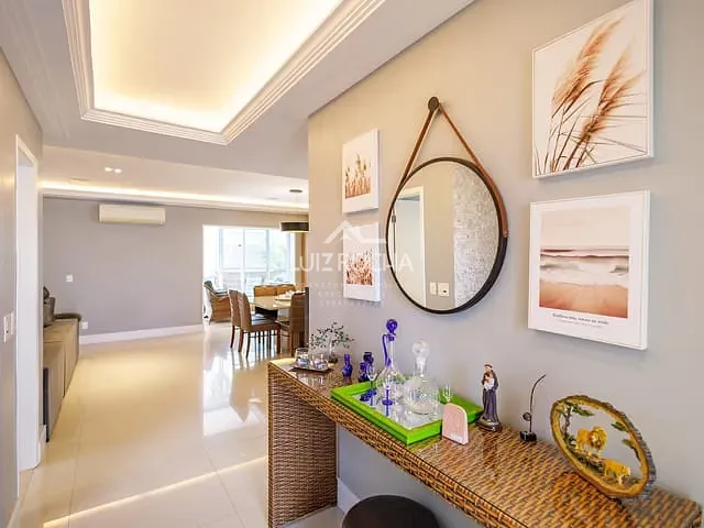 Casa com 501m² 3 quartos e 4 banheiros, à venda, no bairro Bosque do Vianna em Cotia