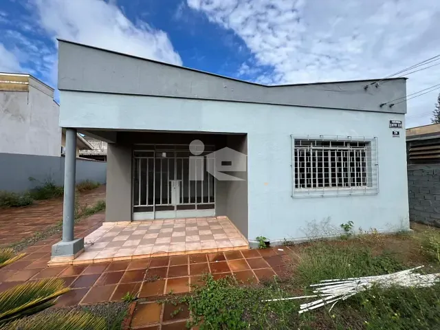 Casa com 420m² 3 quartos e 2 banheiros, à venda, no bairro Centro em Rolândia