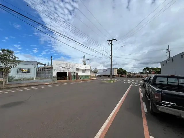 Casa com 420m² 3 quartos e 2 banheiros, à venda, no bairro Centro em Rolândia