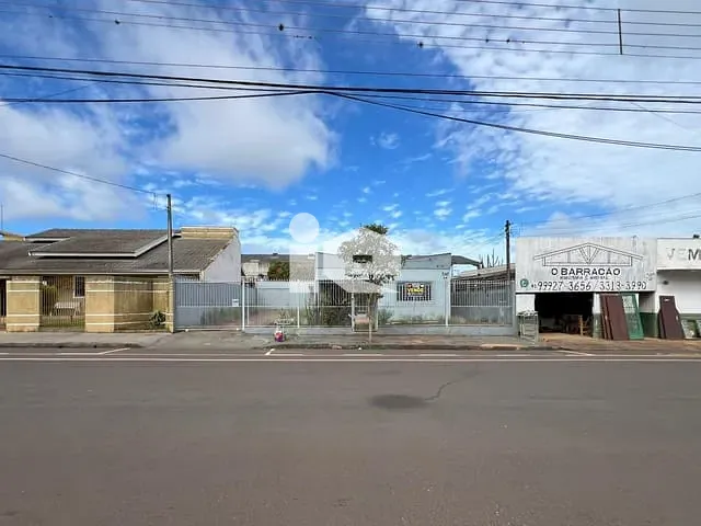Casa com 420m² 3 quartos e 2 banheiros, à venda, no bairro Centro em Rolândia