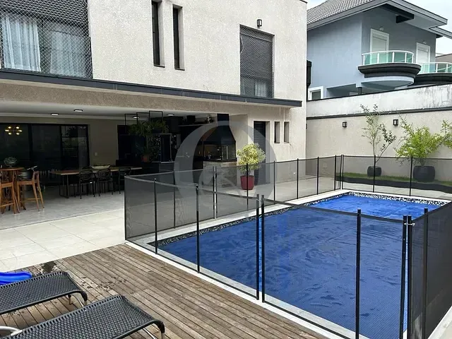 Casa 4 quartos e 2 banheiros, à venda, no bairro Tamboré em Santana de Parnaíba