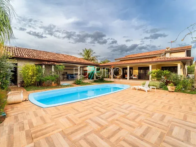 Casa com 850m², à venda, no bairro Setor Habitacional Jardim Botânico em Brasília