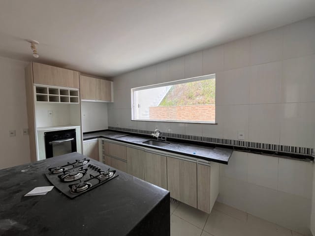 Casa 3 quartos e 2 banheiros, à venda, no bairro Serra Grande em Niterói