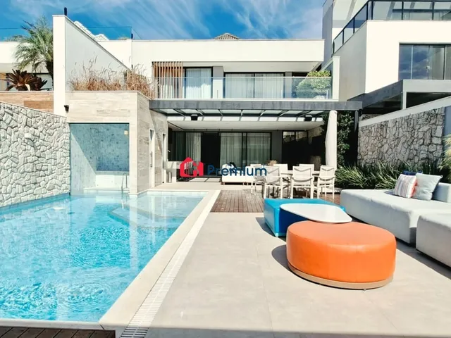 Casa 4 quartos e 5 banheiros, à venda, no bairro Barra da Tijuca em Rio de Janeiro