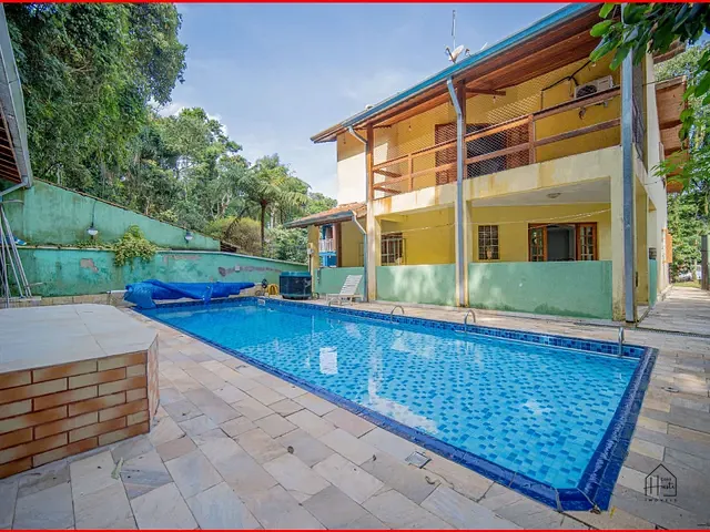 Casa com 602m² 4 quartos e 4 banheiros, à venda, no bairro Jardim Atalaia em Cotia