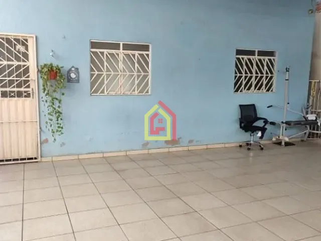 Casa com 270m² 3 quartos e 3 banheiros, para alugar, no bairro Nova Marabá em Marabá