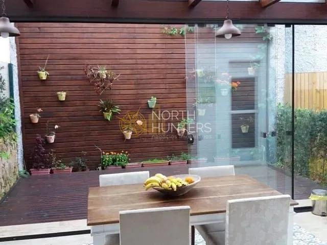 Casa com 218m² 3 quartos e 2 banheiros, à venda, no bairro Sambaqui em Florianópolis