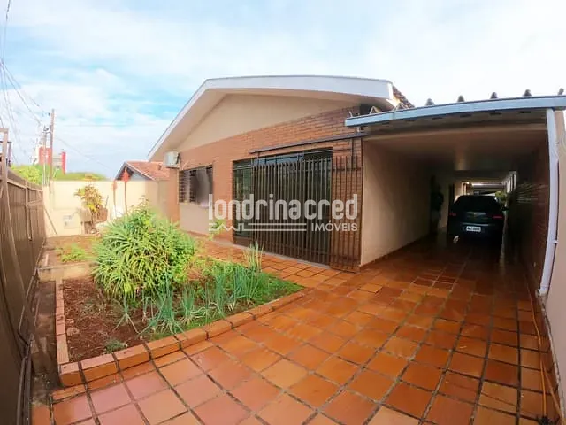 Casa com 400m² 3 quartos e 3 banheiros, à venda, no bairro Caravelle em Londrina