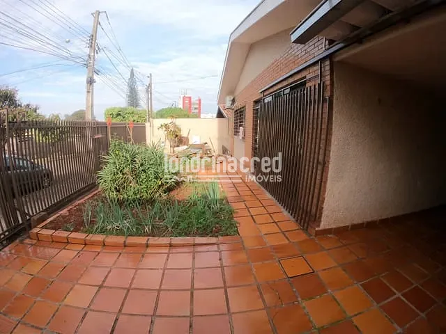 Casa com 400m² 3 quartos e 3 banheiros, à venda, no bairro Caravelle em Londrina