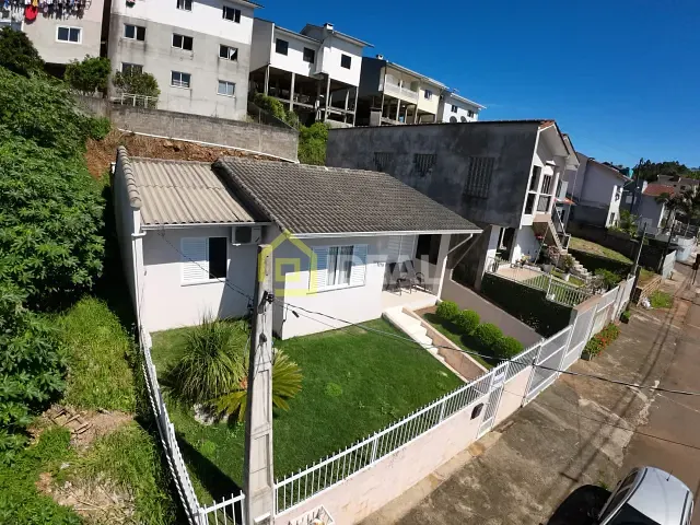 Casa 3 quartos e 1 banheiro, à venda, no bairro Gruta em Concórdia