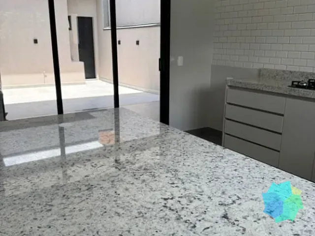 Casa com 180m² 3 quartos e 5 banheiros, à venda, no bairro Jardim Santa Marta em Salto