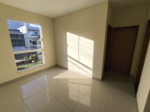 Foto do Casa - ALUGUE SEM FIADOR! CASA COM ÓTIMO PADRÃO DE ACABAMENTO- 2 QUARTOS - 2 BANHEIROS - RESIDENCIAL TAMI - APUCARANA | J. Mareze Imóveis Ltda