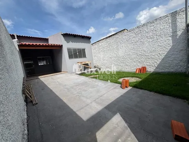 Casa com 180m² 2 quartos e 2 banheiros, à venda, no bairro Residencial Solar Garden I em Aparecida de Goiânia