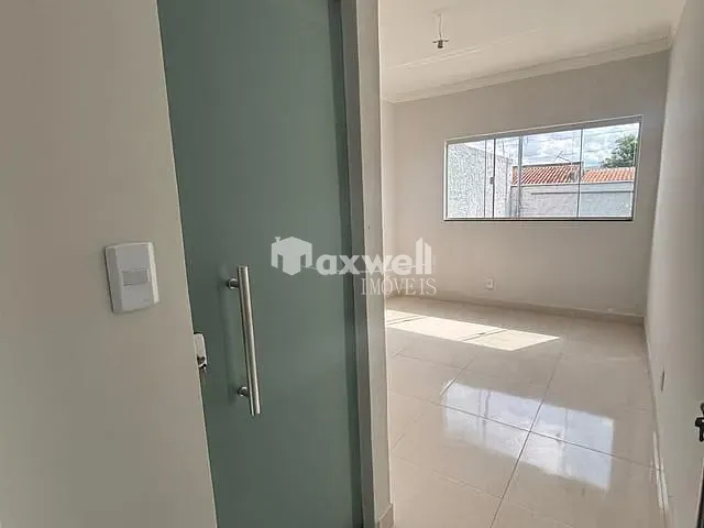 Casa com 180m² 2 quartos e 2 banheiros, à venda, no bairro Residencial Solar Garden I em Aparecida de Goiânia
