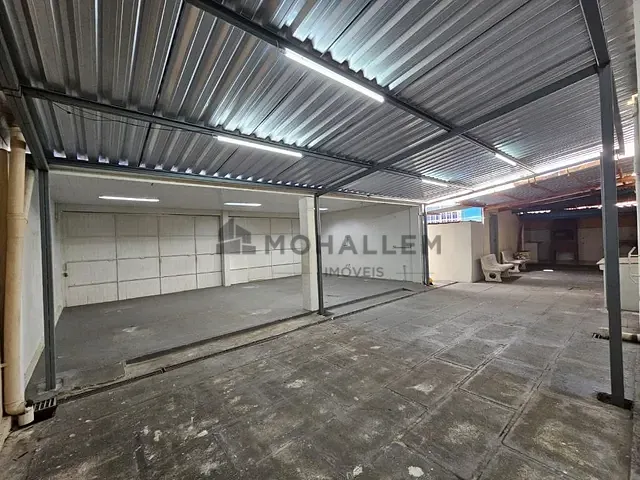 Casa com 297m², para alugar, no bairro Centro em Piranguinho
