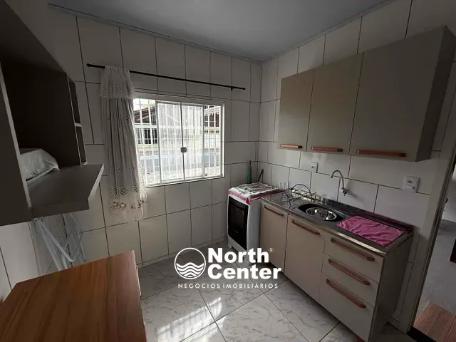 Casa com 405m² 4 quartos e 4 banheiros, à venda, no bairro Costeira em Balneário Barra do Sul