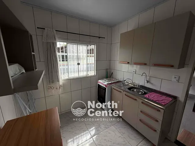 Casa com 405m² 4 quartos e 4 banheiros, à venda, no bairro Costeira em Balneário Barra do Sul