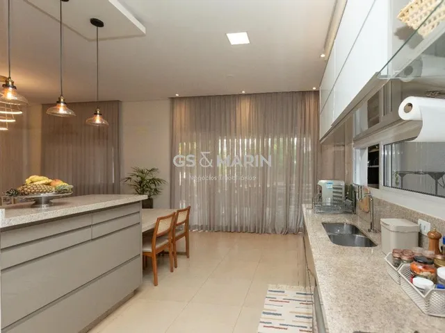 Casa com 540m² 3 quartos e 4 banheiros, à venda, no bairro Parque Residencial Alcântara em Londrina