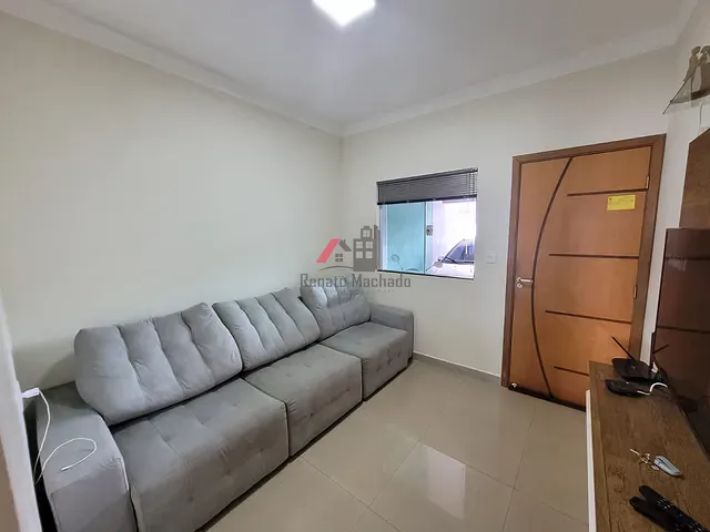 Casa com 144m² 2 quartos e 2 banheiros, à venda, no bairro Parque Siomara em Arapongas