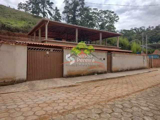 Casa 3 quartos e 2 banheiros, à venda, no bairro Centro em Simão Pereira