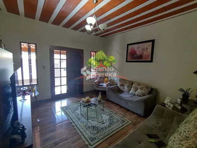 Casa 3 quartos e 2 banheiros, à venda, no bairro Centro em Simão Pereira