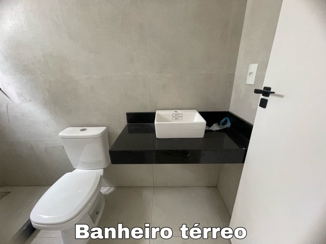 Casa 5 quartos e 6 banheiros, à venda, no bairro Pechincha em Rio de Janeiro