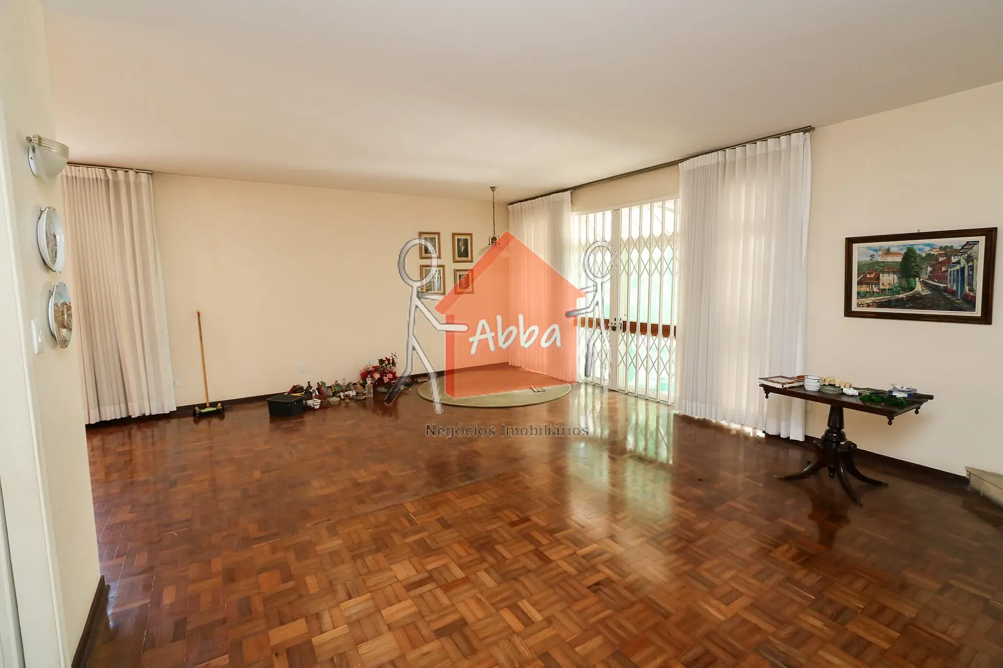 Casa, 4 quartos, 369 m² - Foto 1