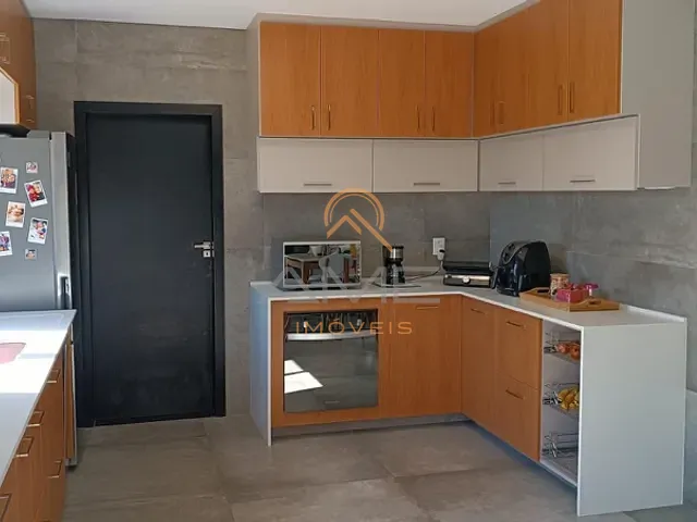 Casa com 341m² 3 quartos e 2 banheiros, à venda, no bairro Laranjal em Pelotas