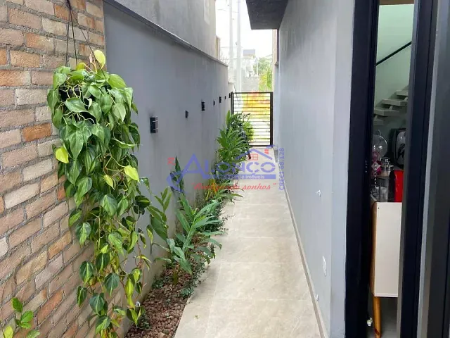 Casa com 250m² 3 quartos e 5 banheiros, à venda, no bairro Condomínio Residencial Fogaça em Jacareí