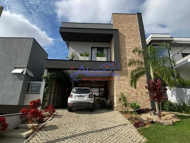Casa com 250m² 3 quartos e 5 banheiros, à venda, no bairro Condomínio Residencial Fogaça em Jacareí
