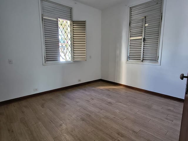 Casa com 574m², à venda ou para alugar, no bairro Centro em Piracicaba