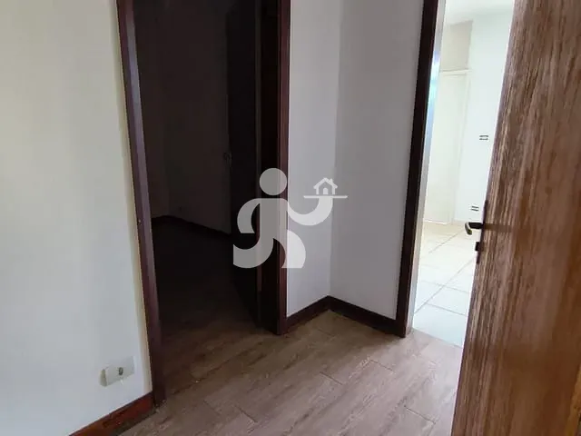 Casa com 574m², à venda ou para alugar, no bairro Centro em Piracicaba