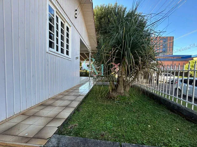 Casa com 93m² 2 quartos e 2 banheiros, à venda, no bairro Vila cezamo em Xanxerê