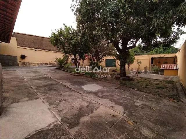 Casa com 525m² 3 quartos e 2 banheiros, à venda, no bairro Mantiqueira em Belo Horizonte